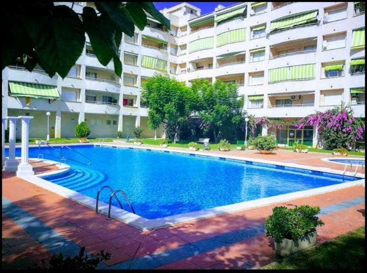 Bonito Apartamento Cerca De La Playa Salou Buitenkant foto